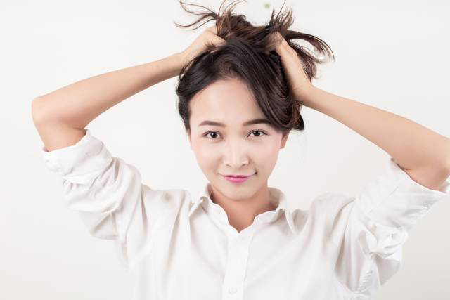 扎心了，白發(fā)找上門的原因原來是…