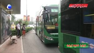 公交車(chē)內(nèi)的細(xì)微之處 見(jiàn)文明點(diǎn)滴