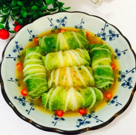 寶寶開(kāi)胃食譜，白菜卷肉讓你吃一口就愛(ài)上TA