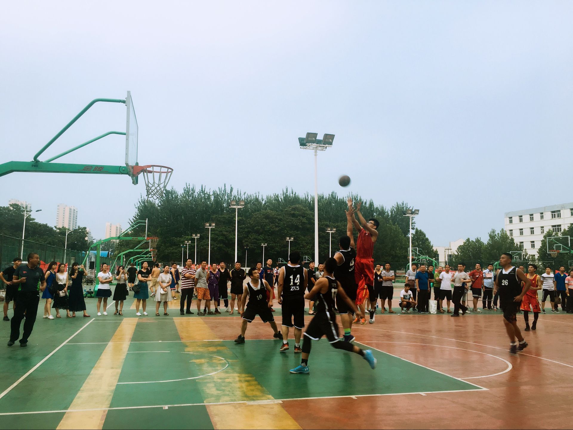 我市第三屆市直機關(guān)體育運動會籃球比賽圓滿落幕