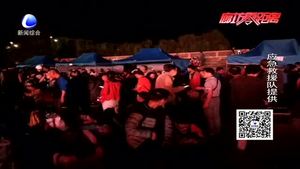 廊坊救援隊趕往九寨溝縣 記者電話連線救援現(xiàn)場