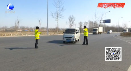 我市交警嚴(yán)查逾期未檢、未報(bào)廢面包車