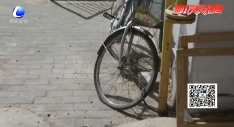 小區(qū)內(nèi)隨意小便 怎能如此“隨便”？