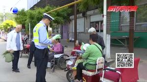 交警走進農(nóng)村 開展多樣化宣傳