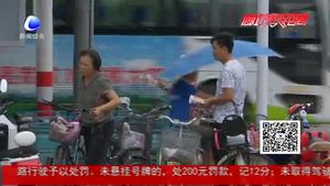 不文明曝光臺：公園成為小廣告集散地