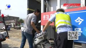 無證司機駕駛無手續(xù)摩托車被查處