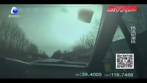 八旬老翁外出迷路 熱心交警護(hù)送回家