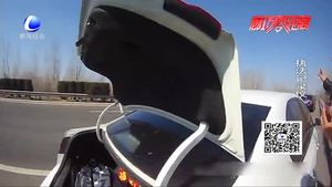 零距離·交通： 隨意停車查導(dǎo)航 不服處罰阻礙執(zhí)法