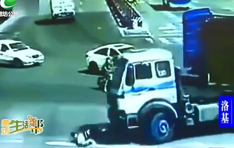 開(kāi)車謹(jǐn)防“鬼探頭”，交警教您如何避開(kāi)這顆“炸彈”