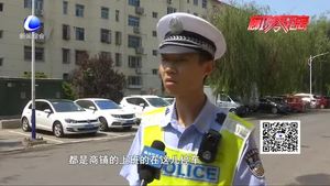 交警部門多措并舉   加強步行街違停治理
