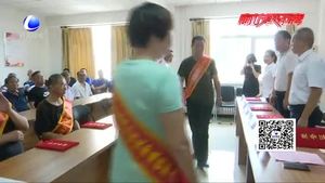 金星道社區(qū)舉辦慶“八一”退役軍人表彰慰問(wèn)活動(dòng)