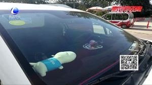 高速行車(chē)走“煤”運(yùn)  道路遺撒惹的禍