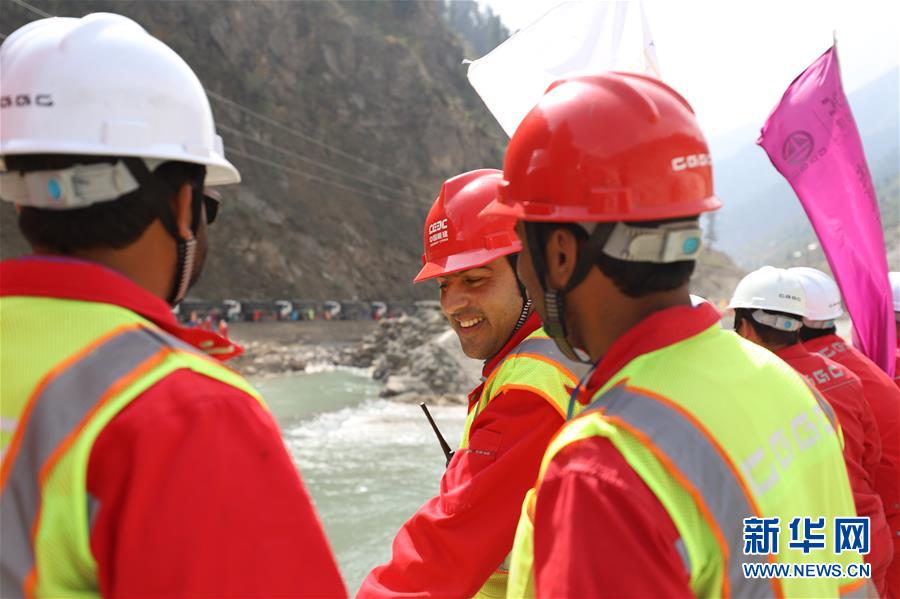（國際·圖文互動）（2）通訊：大壩成功截流——中企建設巴基斯坦蘇吉吉納里水電站取得階段性成果