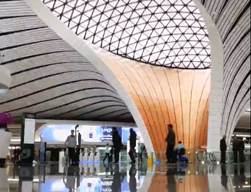 旅客？游客？