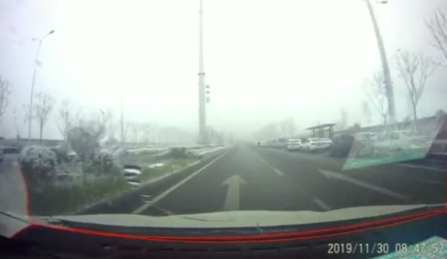 長(zhǎng)書頻率傳送“安全駕駛，注意交通安全”