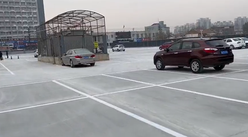 停車(chē)場(chǎng)啟用
