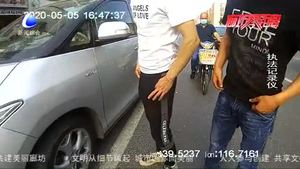 老人急需轉院治療 交警為其開道送醫(yī)