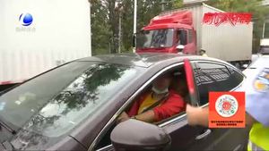 嚴(yán)管嚴(yán)查交通違法 廊坊交警一大隊(duì)在行動(dòng)