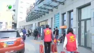 我們的節(jié)日·中秋：慰問(wèn)送真情 關(guān)懷暖人心