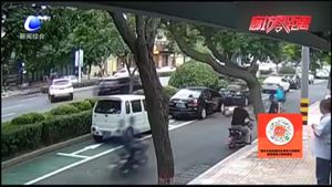 隨意“開門殺”屢釀悲劇 掌握開門“三部曲